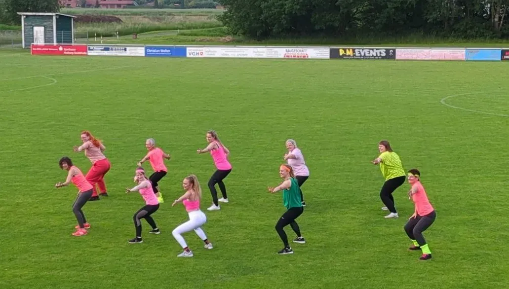 Zumba-Aufführung bei der JHV
